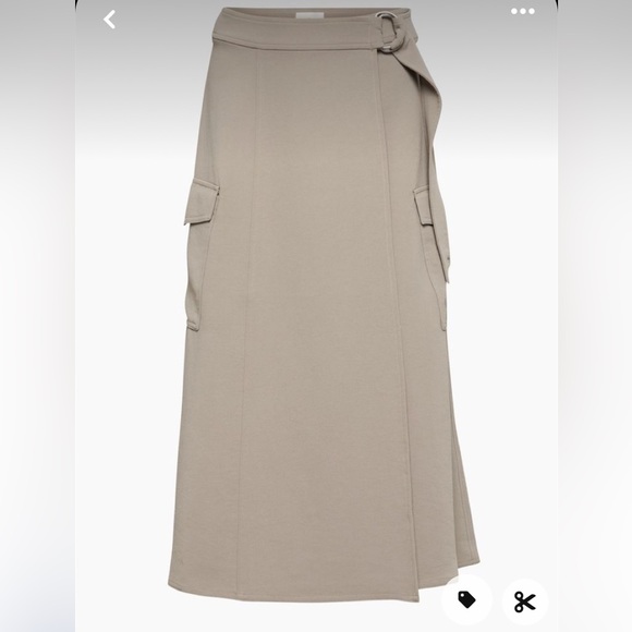 Aritzia skirt - Picture 2 of 9